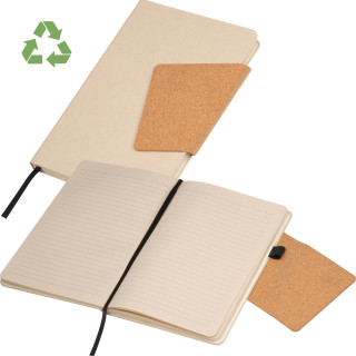 Notizbuch mit einem Einband aus recyceltem Milchkarton und Magnetverschluss, beige