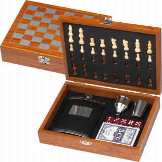 Spieleset mit Flachmann, Schach- und Kartenspiel, braun