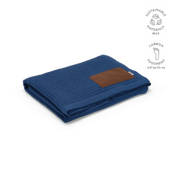 "Giotto Blanket" Decke aus recycelter Baumwolle (200 g/m²) mit personalisierbarem Aufnäher