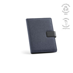 Tolstoy A5-Mappe rPET. Notizblock mit 64-seitigem FSC.Verschluss aus rPU Tolstoy A5-Mappe rPET. Notizblock mit 64-seitigem FSC.Verschluss aus rPU